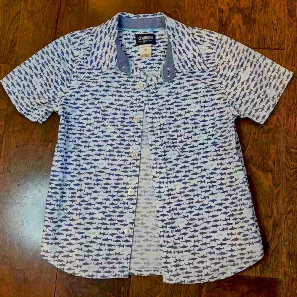 OshKosh B'gosh Boy 5T Blue Shark Pattern Shirt